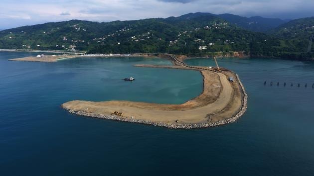 Rize- Artvin Havalimanı'nda Pist Dolgusuna Geçildi Rize- Artvin Havalimanı'nda Pist Dolgusuna Geçildi