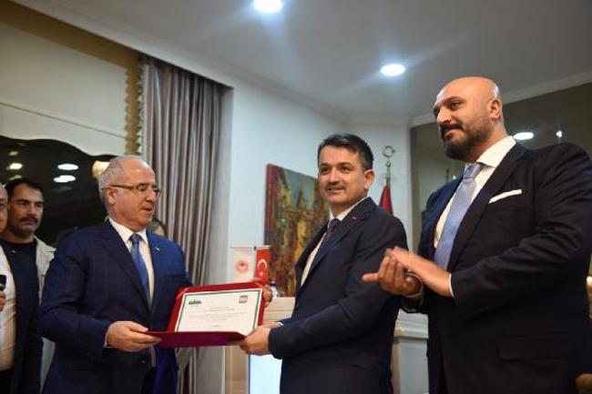 Pakdemirli: Yeni dönemde 2 milyon hektar alan sulamaya açılacak Pakdemirli: Yeni dönemde 2 milyon hektar alan sulamaya açılacak