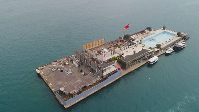 Galatasaray Adası Enkaz Halinde Galatasaray Adası Enkaz Halinde