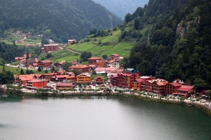 Uzungöl’de Yıkım Tarihi Belli Oldu Uzungöl’de Yıkım Tarihi Belli Oldu