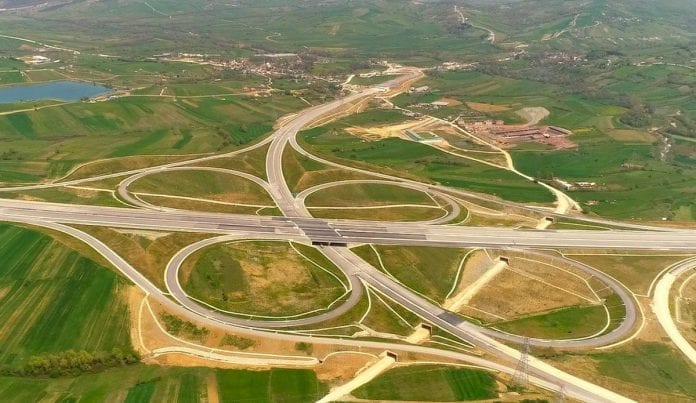 Kocaeli'nin Ulaşım Ağına Nefes Aldıracak Projeler Gerçekleştirilecek Kocaeli'nin Ulaşım Ağına Nefes Aldıracak Projeler Gerçekleştirilecek