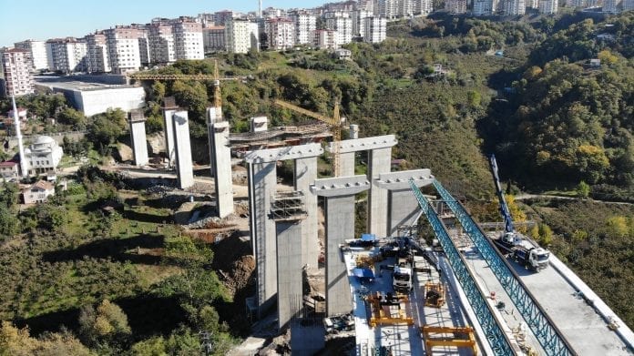 Türkiye'nin Maliyeti En Yüksek Şehir İçi Yol İnşaatlarından Biri Olarak Gösteriliyor Türkiye'nin Maliyeti En Yüksek Şehir İçi Yol İnşaatlarından Biri Olarak Gösteriliyor
