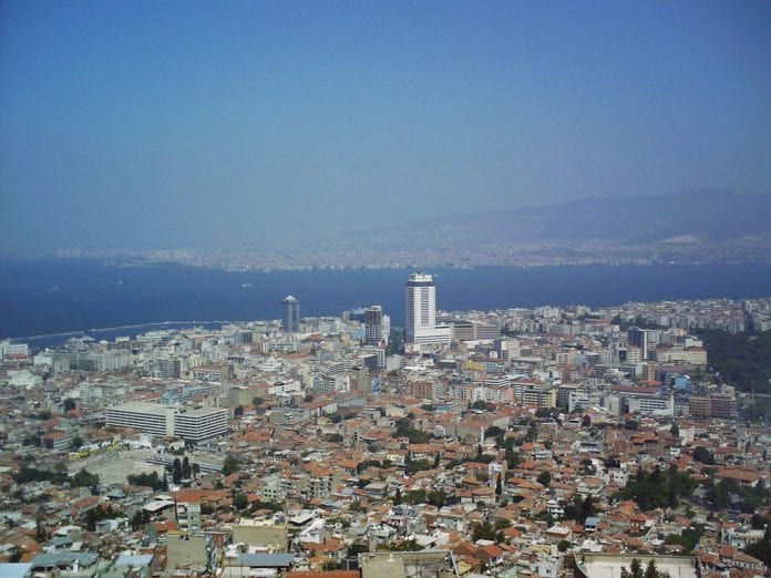 İzmir Ege Mahallesi'nde Kentsel Dönüşüm İçin Düğmeye Basıldı! İzmir Ege Mahallesi'nde Kentsel Dönüşüm İçin Düğmeye Basıldı!