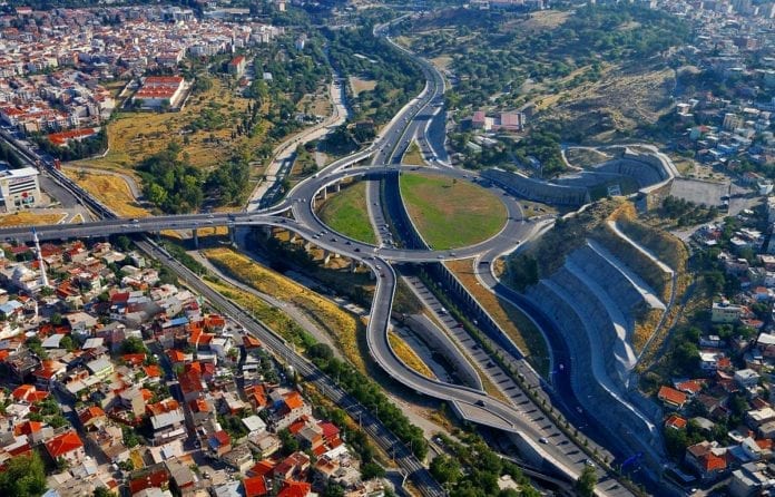 Hem Hükümet Konağı Hem Diş Hastanesi! Hem Hükümet Konağı Hem Diş Hastanesi!
