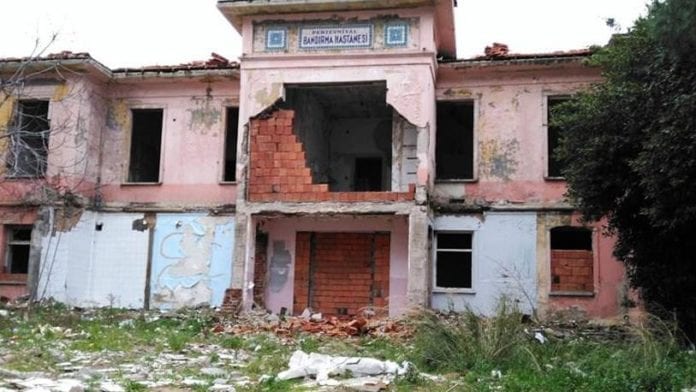 Pertevniyal Hastanesi Restore Edilecek! Pertevniyal Hastanesi Restore Edilecek!